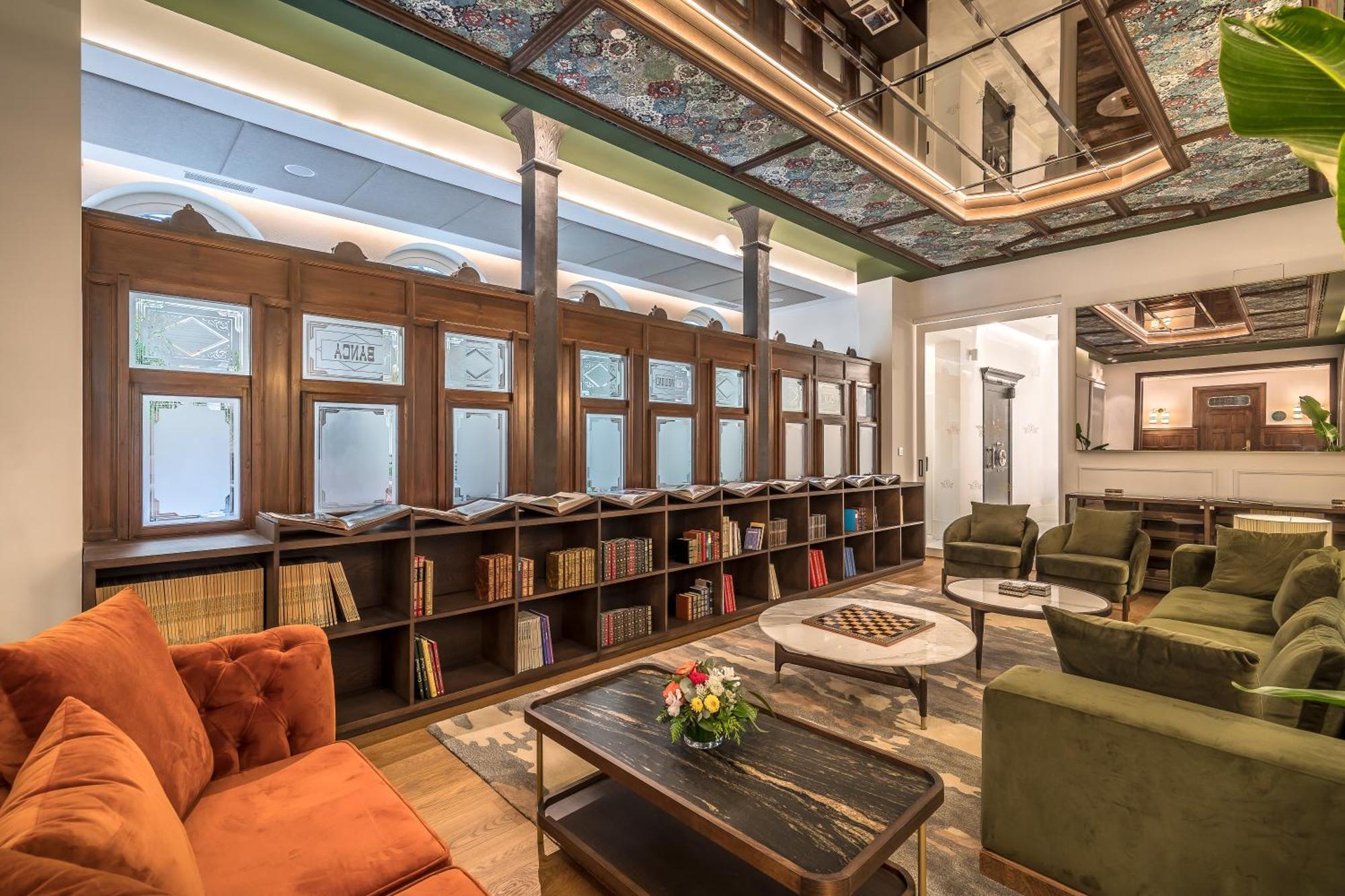 Palacio Gran Via, A Royal Hideaway Hotel 5*