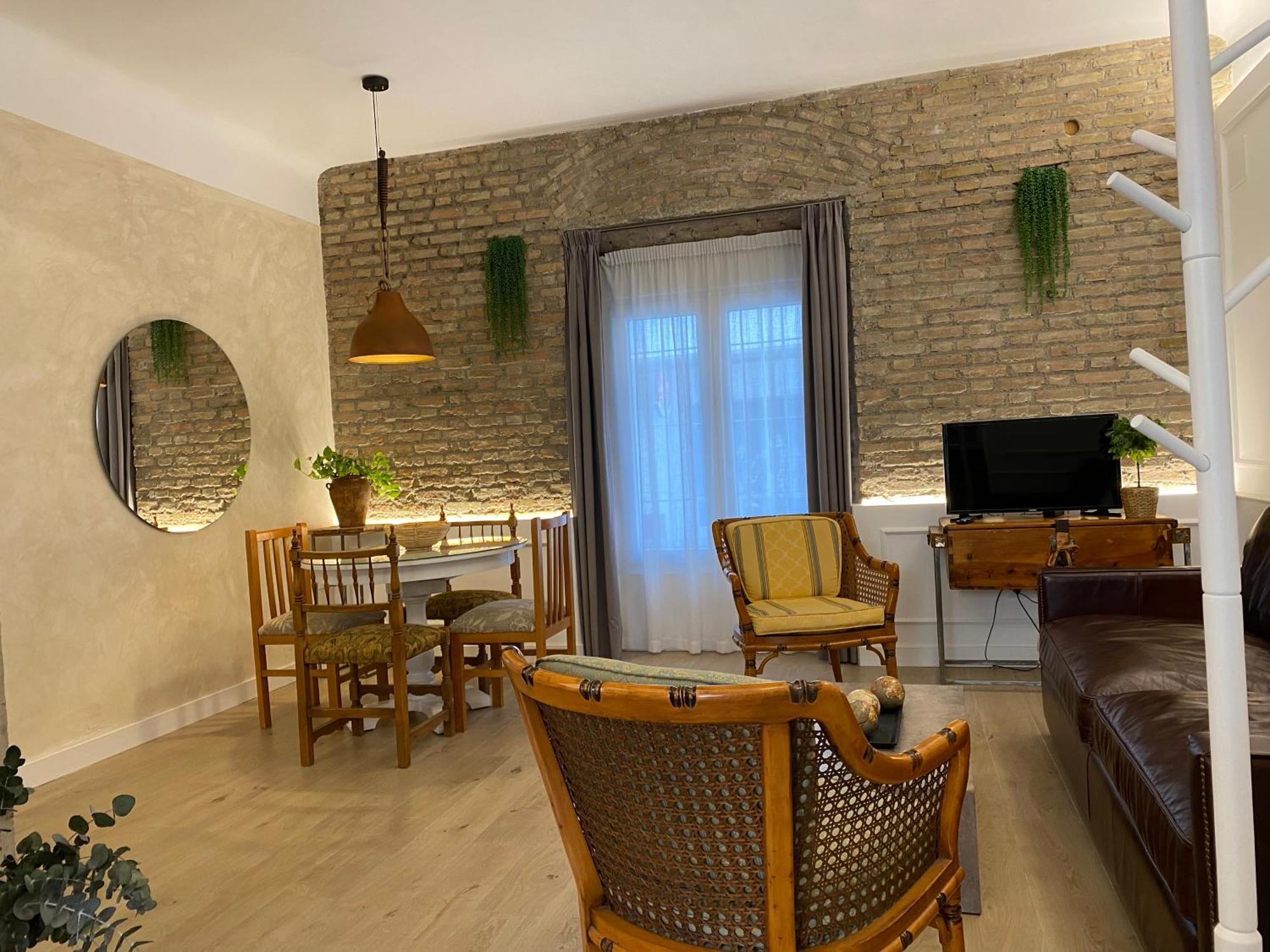 Guni Suites Ronda Apartment *