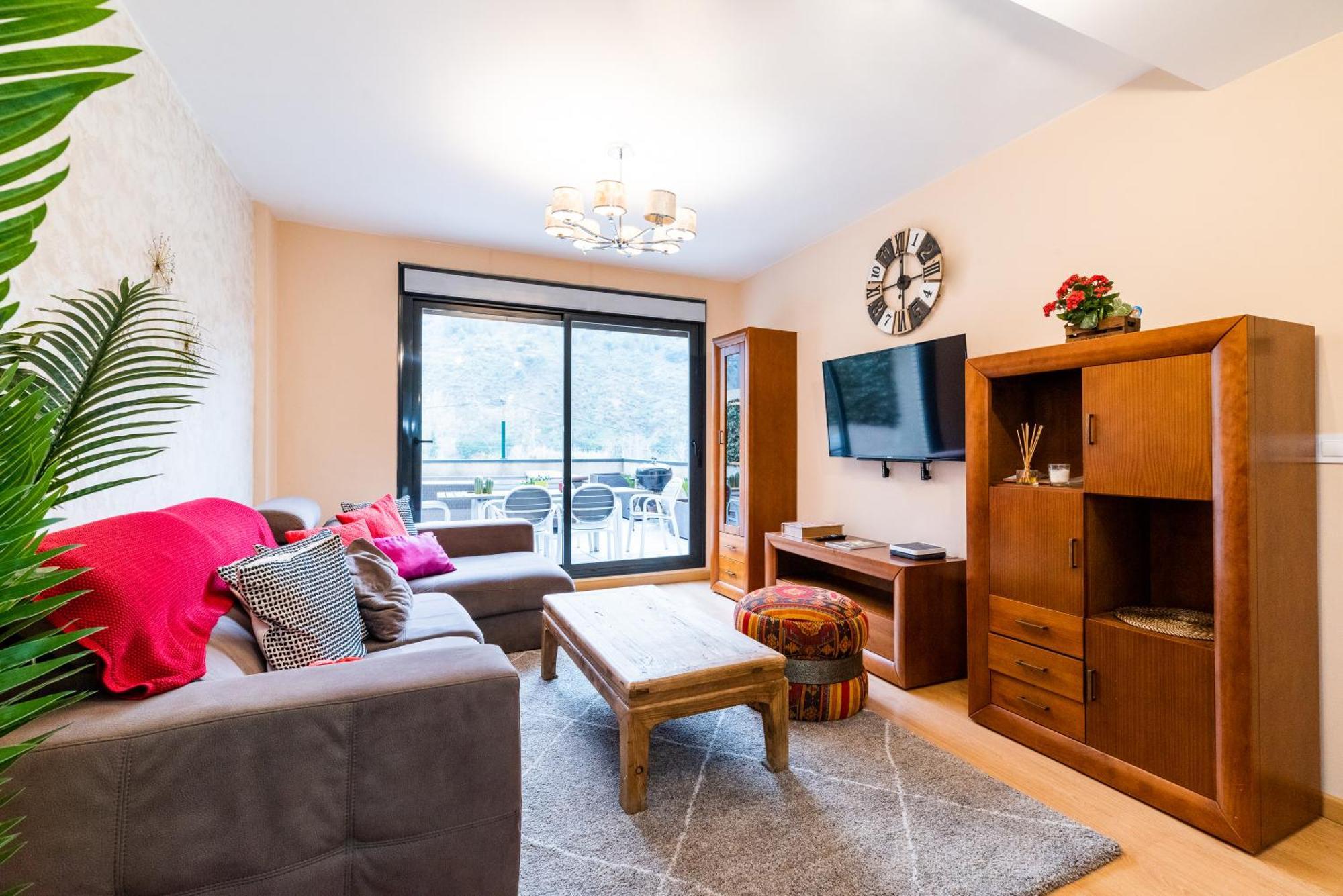 Apartment El Generalife Cerca Centro Y Sierra Nevada Con Piscina Y Barbacoa Y Parking Gratis *