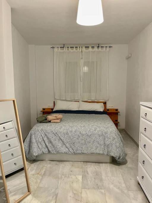Acogedor Piso A Un Paso De Capital. Căn hộ Granada