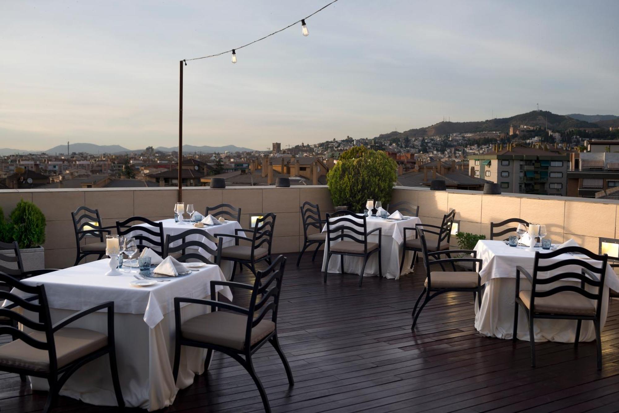 Andalucia Center Khách sạn 4*