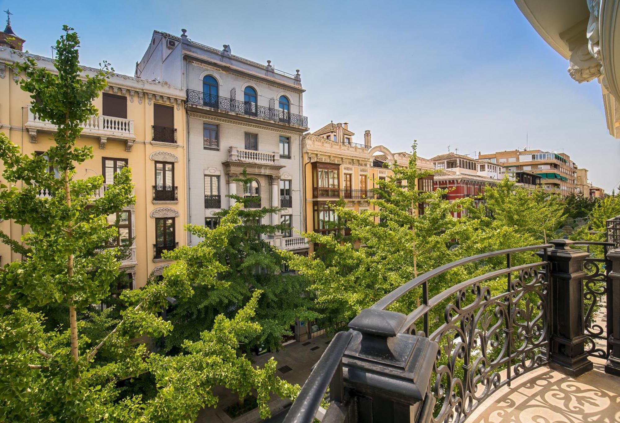 Hotel Palacio Gran Via, A Royal Hideaway