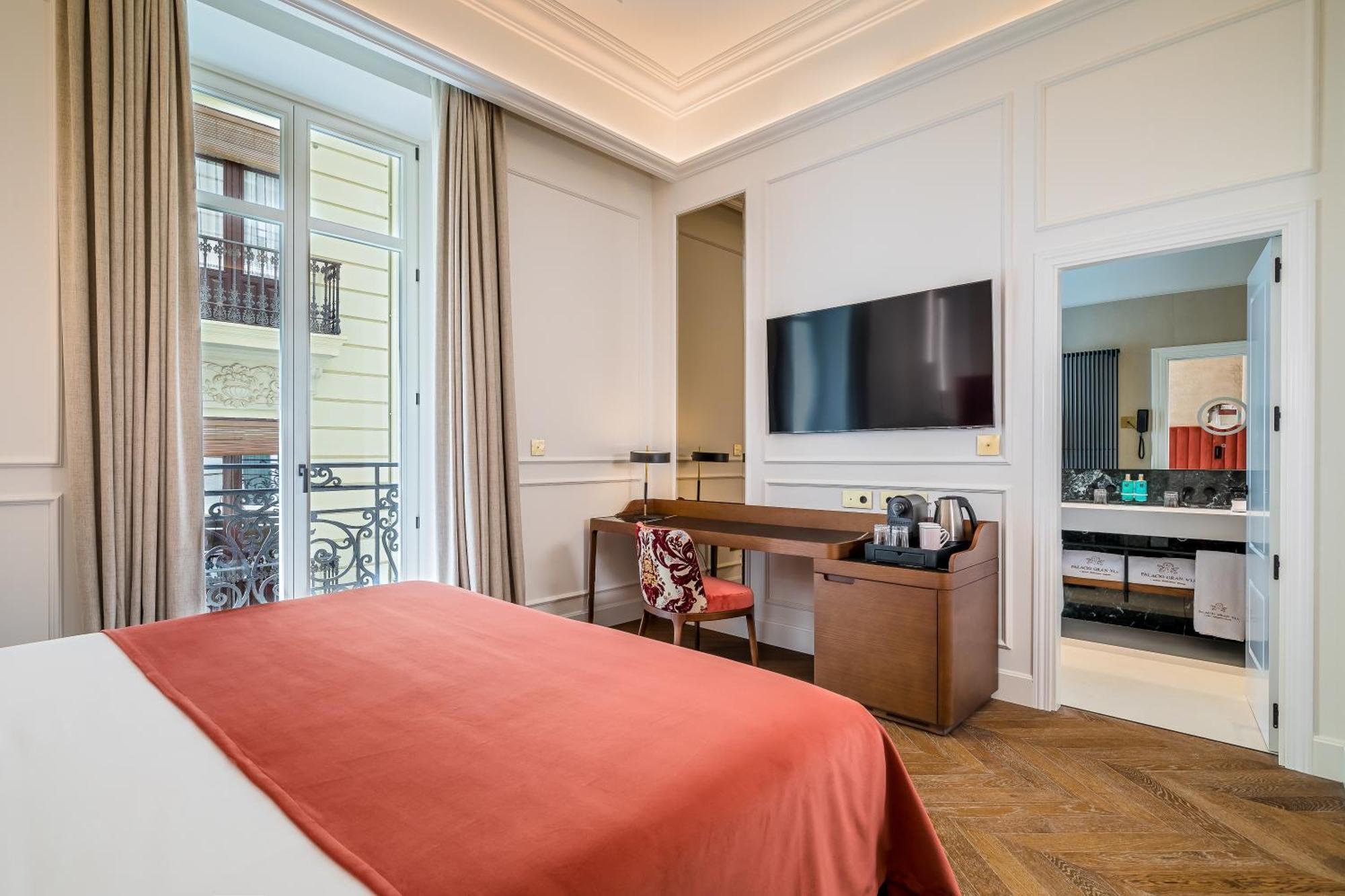 Hotel Palacio Gran Via, A Royal Hideaway