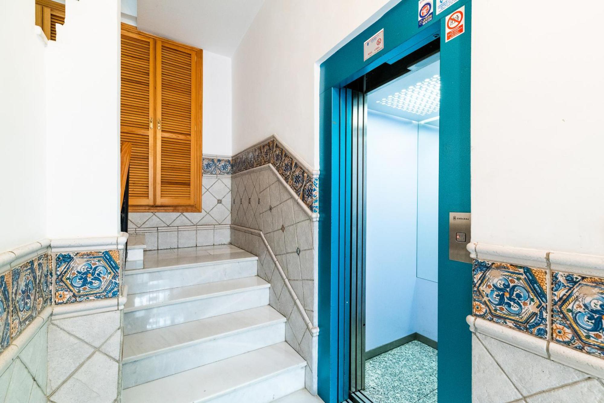 Encantador Piso Pleno Centro A Pie De Semana Santa Y Cerca De La Alhambra Apartment *