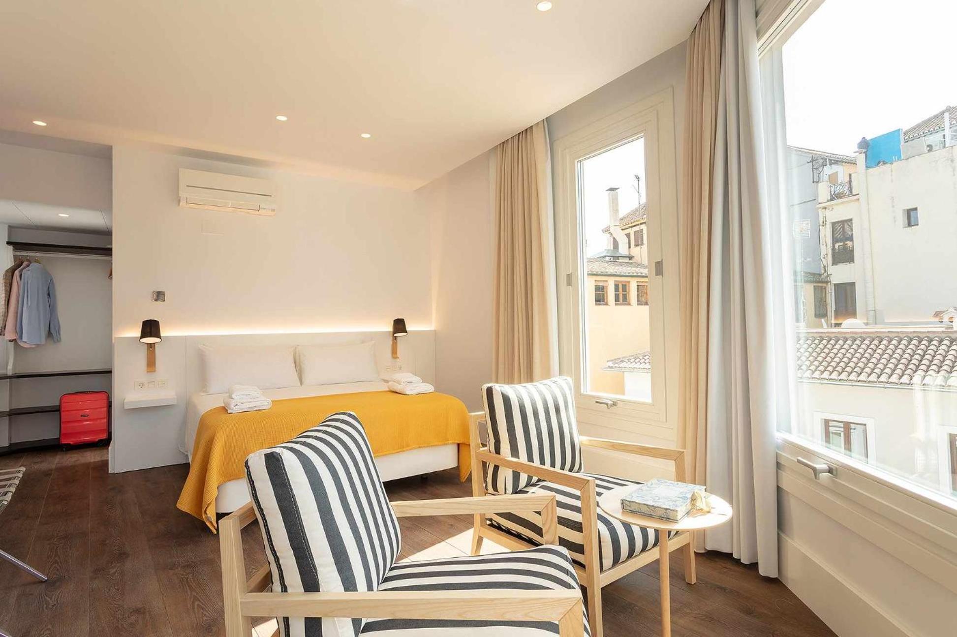 Aparthotel Casa Miravalle Catedral 4*