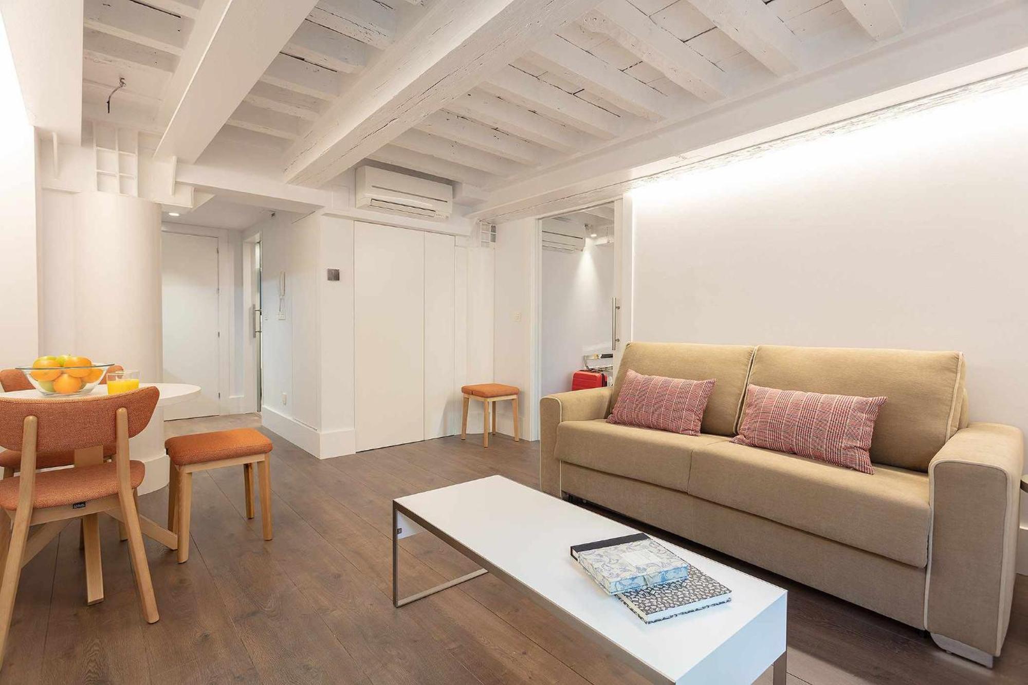 Casa Miravalle Catedral Aparthotel 4*