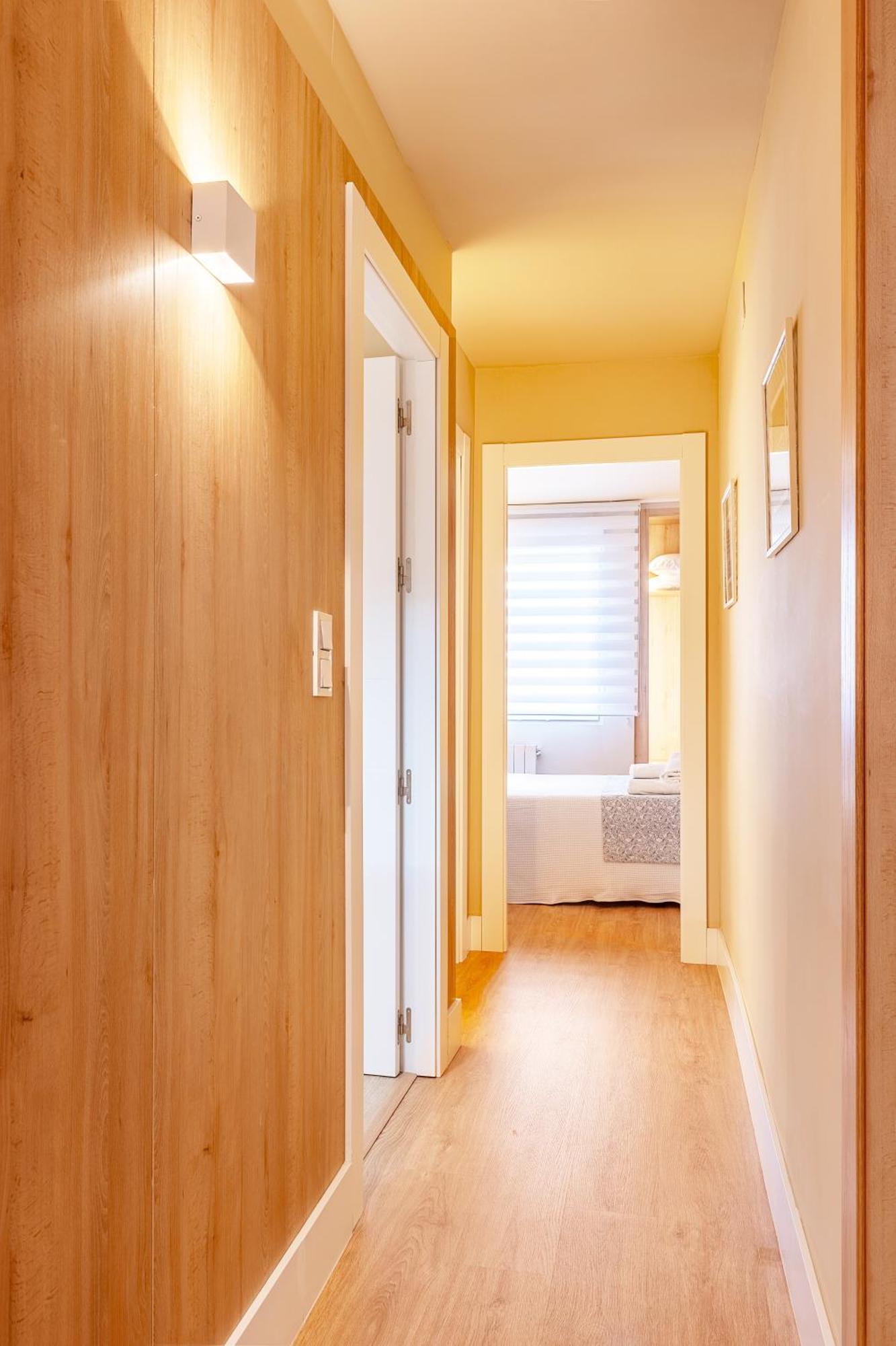 Apartment Amplio Y Centrico, Recien Reformado, Calefaccion Central, Jardines, Supermercados, Cafeterias Y Todos Servicios En El Corazon De La Ciudad