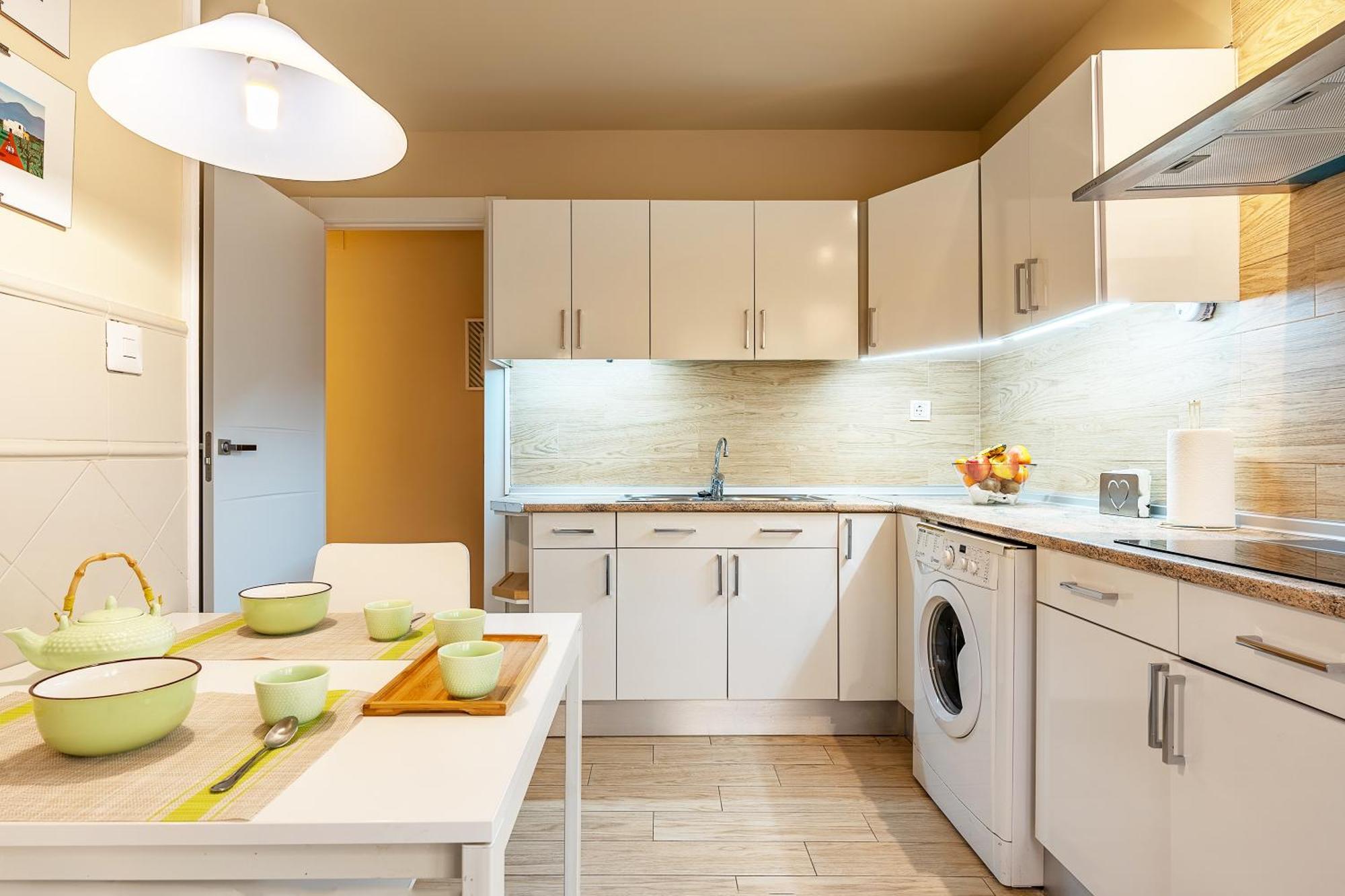 Amplio Y Centrico, Recien Reformado, Calefaccion Central, Jardines, Supermercados, Cafeterias Y Todos Servicios En El Corazon De La Ciudad Apartment *