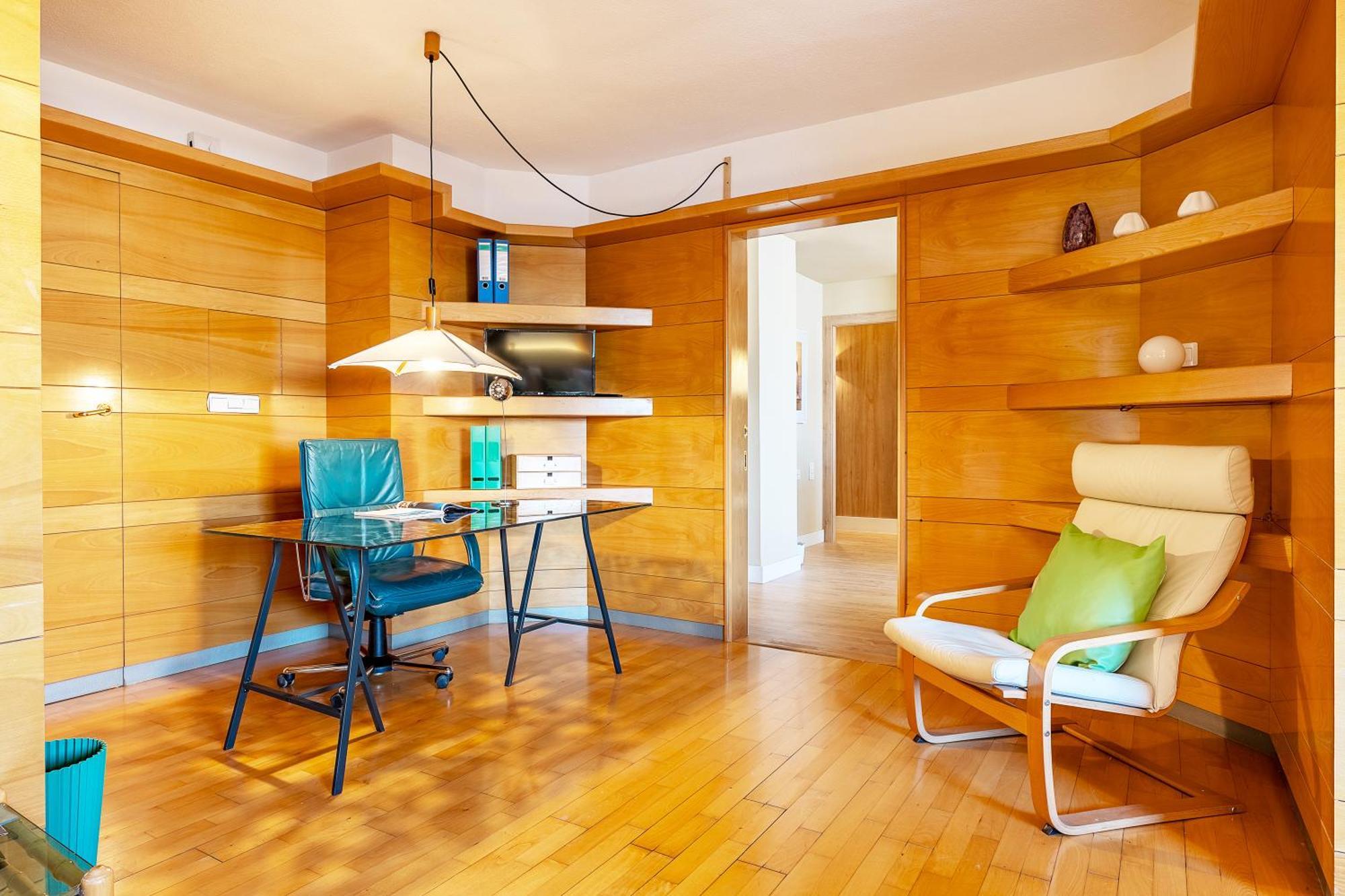 Apartment Amplio Y Centrico, Recien Reformado, Calefaccion Central, Jardines, Supermercados, Cafeterias Y Todos Servicios En El Corazon De La Ciudad Granada