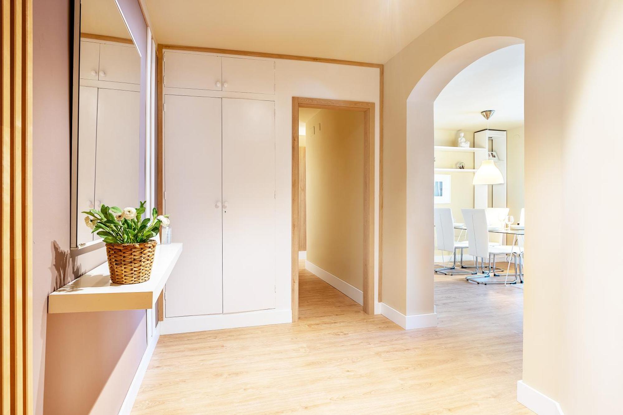 Apartment Amplio Y Centrico, Recien Reformado, Calefaccion Central, Jardines, Supermercados, Cafeterias Y Todos Servicios En El Corazon De La Ciudad Granada