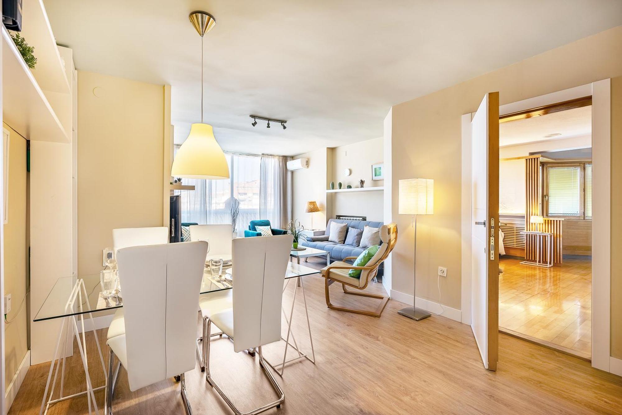 Apartment Amplio Y Centrico, Recien Reformado, Calefaccion Central, Jardines, Supermercados, Cafeterias Y Todos Servicios En El Corazon De La Ciudad