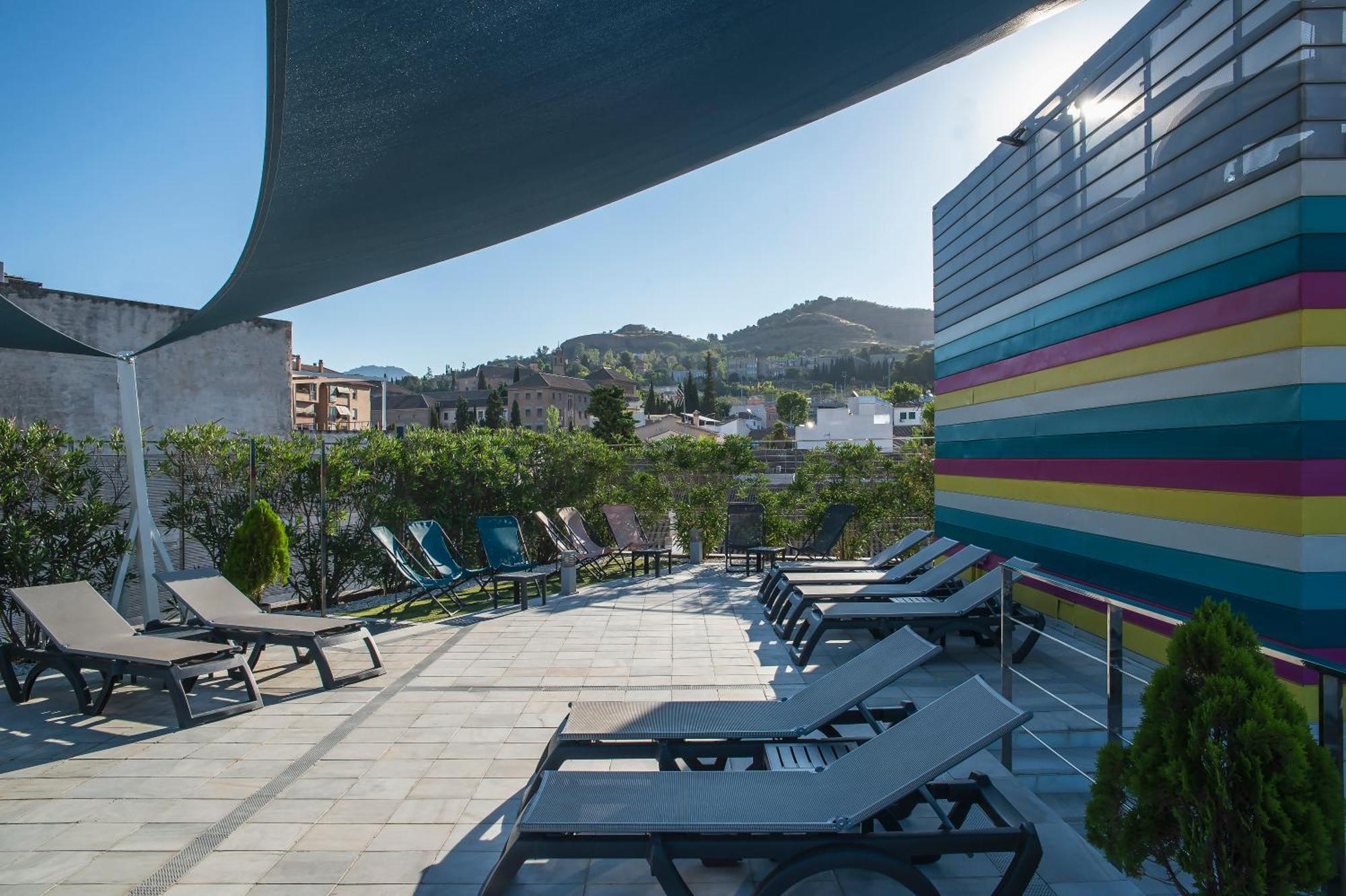 Hotel By Pierre &