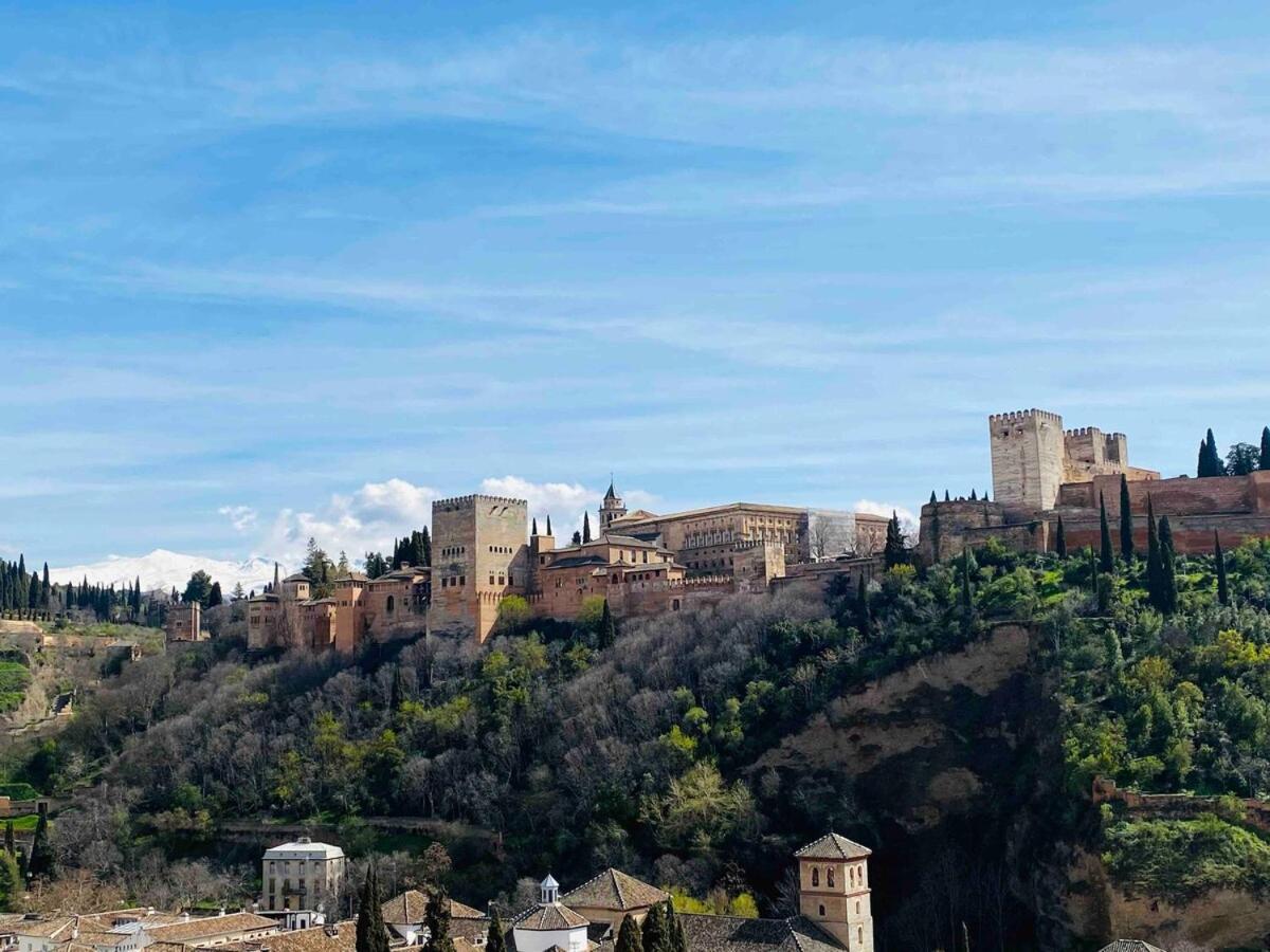 Charming With Alhambra View *