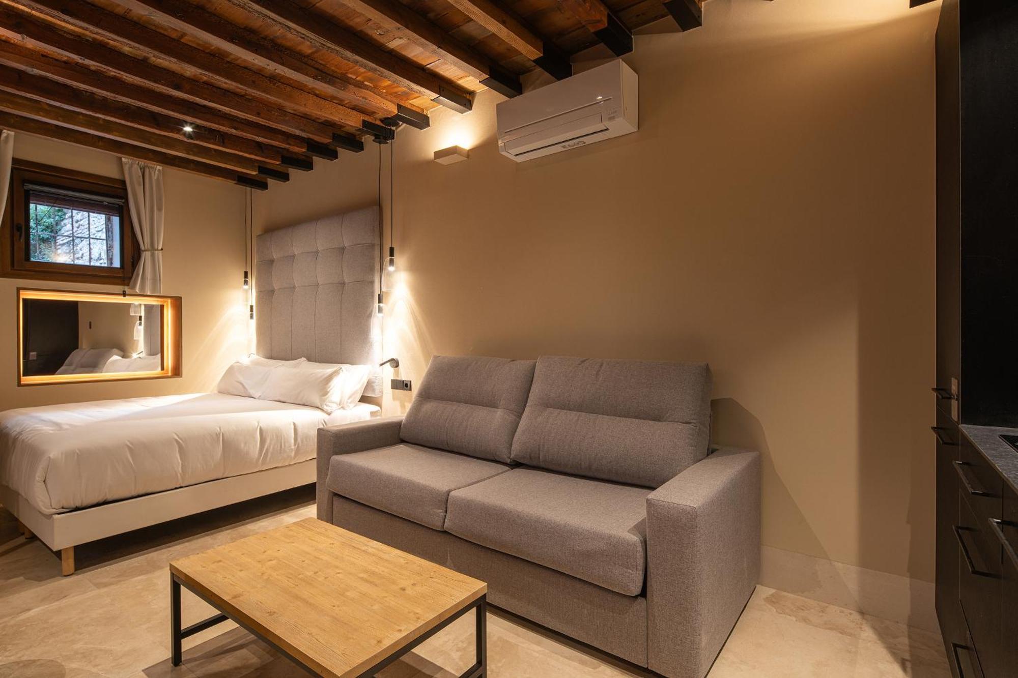 Calm Babole Aparthotel