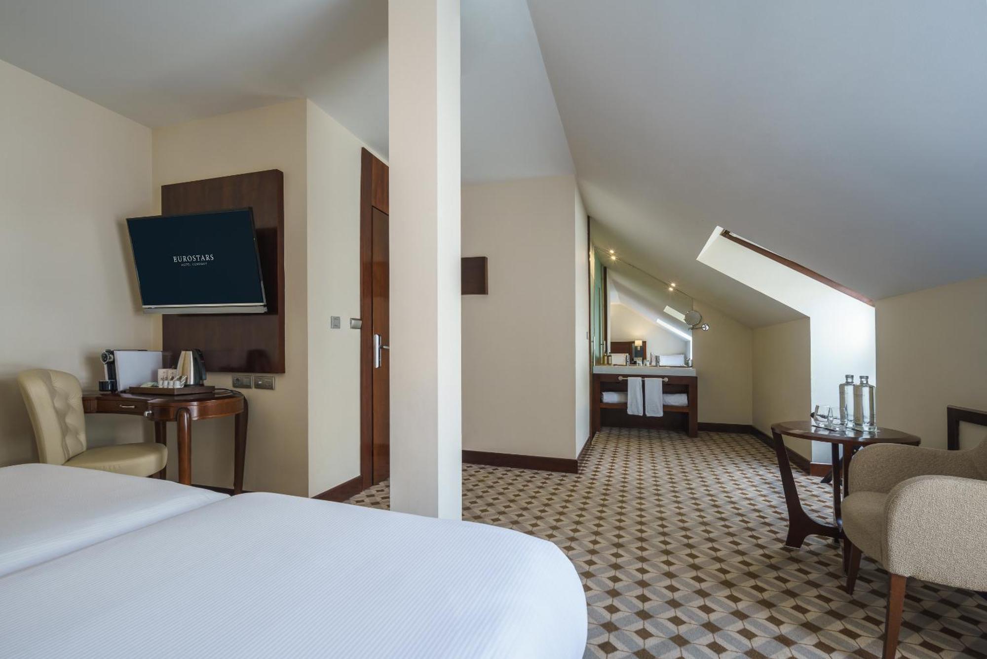 Eurostars Gran Via 5* Granada
