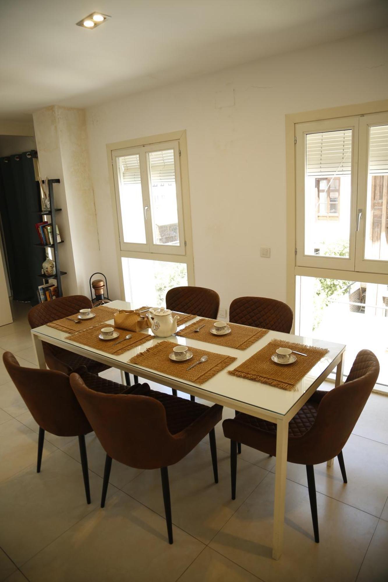 Apartment Nomads *