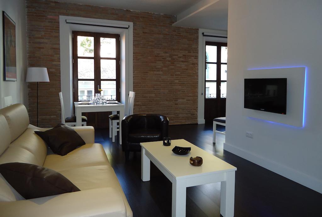 Turisticos Mauror Apartment Granada