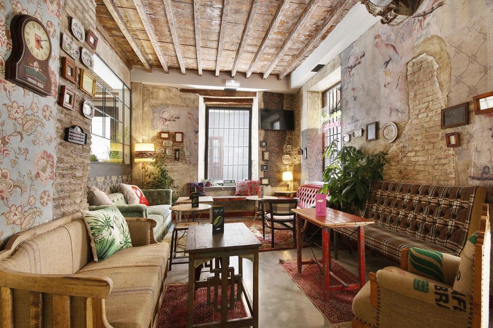 Hostel Lemon Rock *