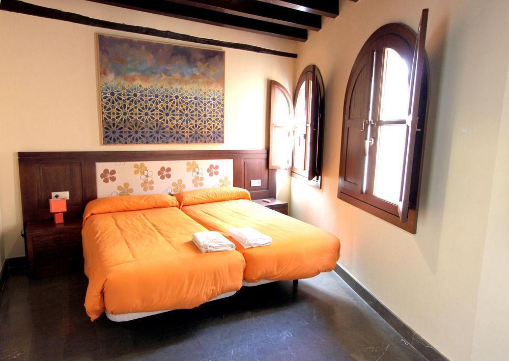 Hotel Mercader De Sedas 3*
