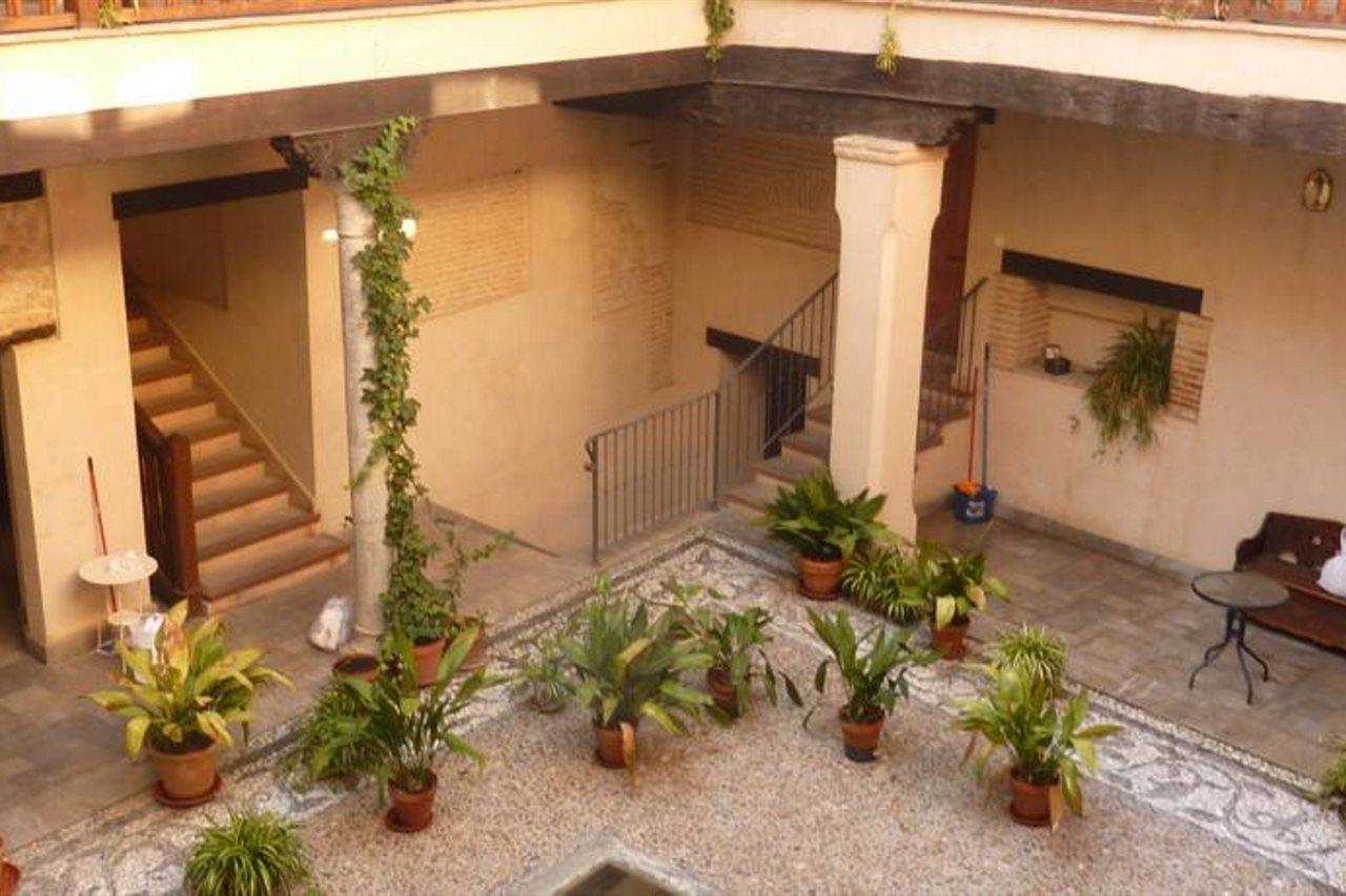 Abadia Acomodação com café da manhã  2*