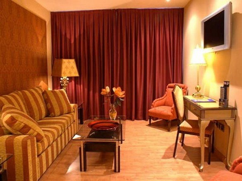 Hotel Reina Cristina 3*