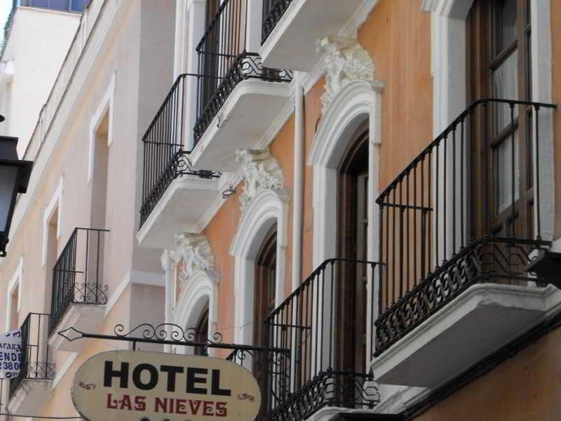 Nieves Hotel