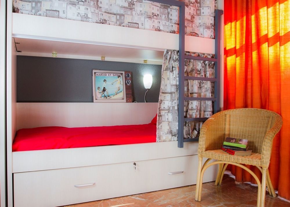 Alhambra Zoom Guest house