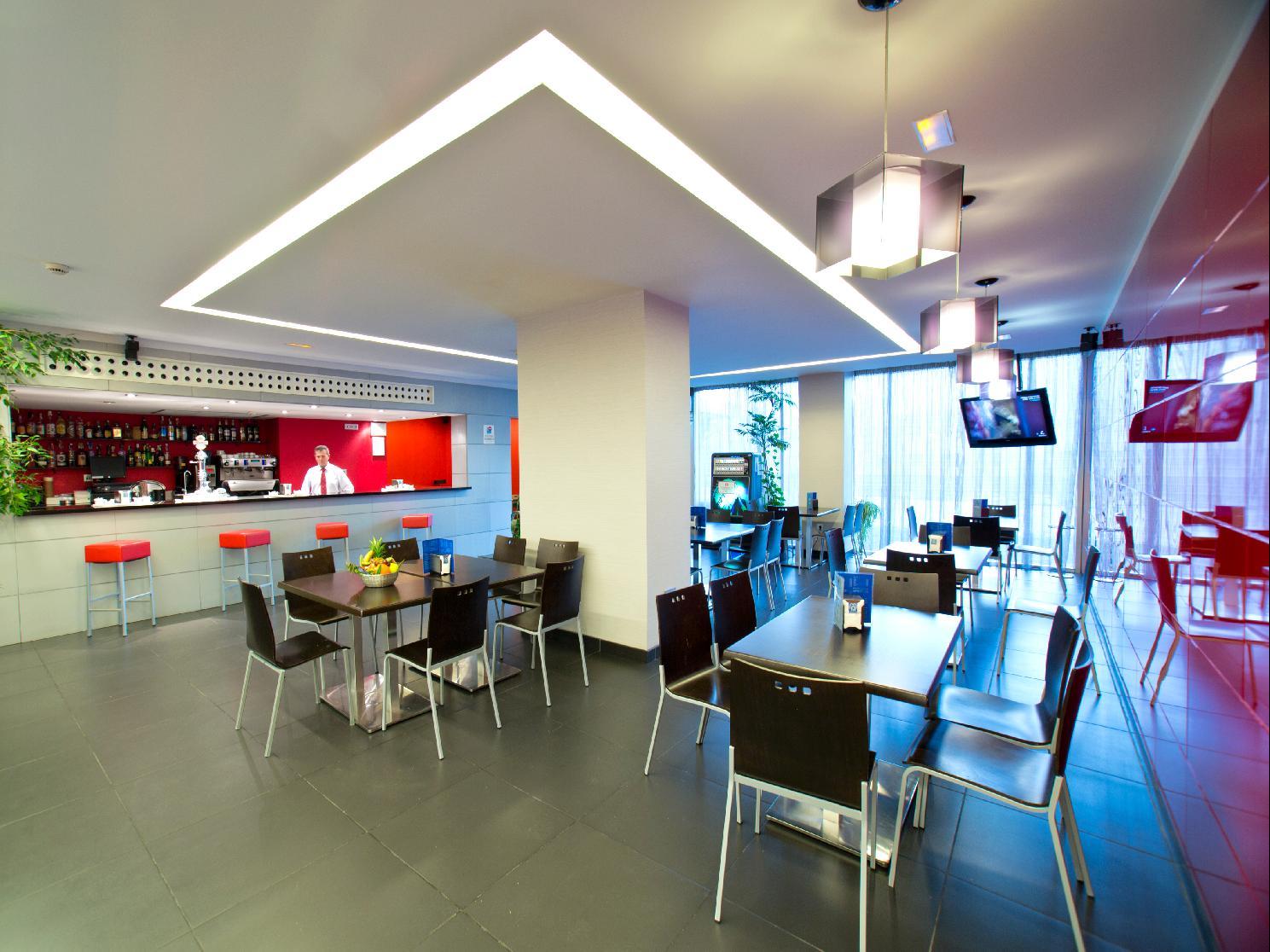 Hotel By Pierre &