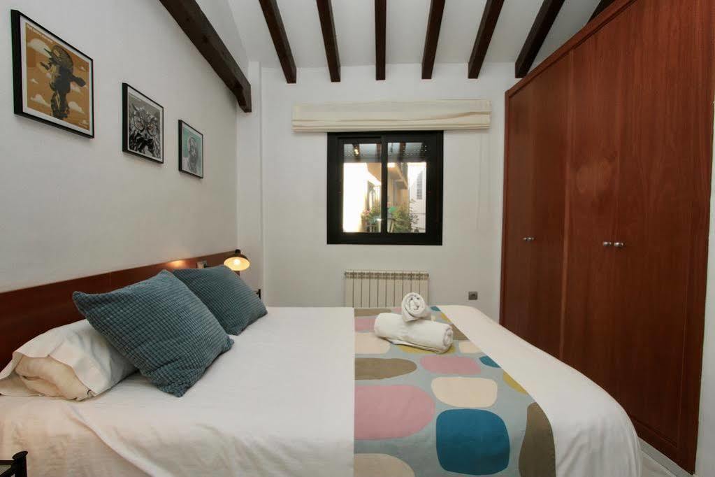 Inside Alhacaba Apartment