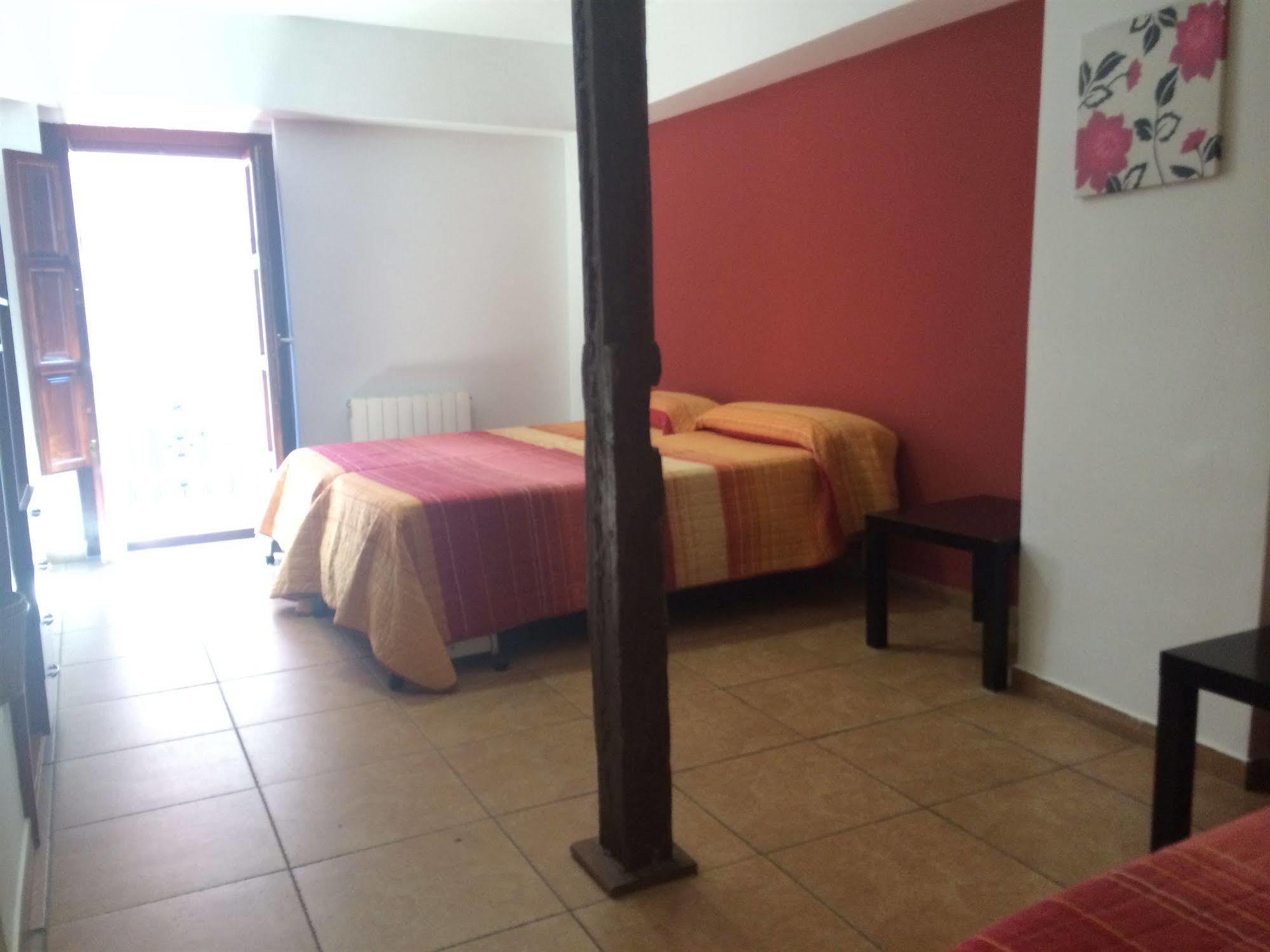 Viviendas Turisticas Vacacionales Puerta Real Khách sạn
