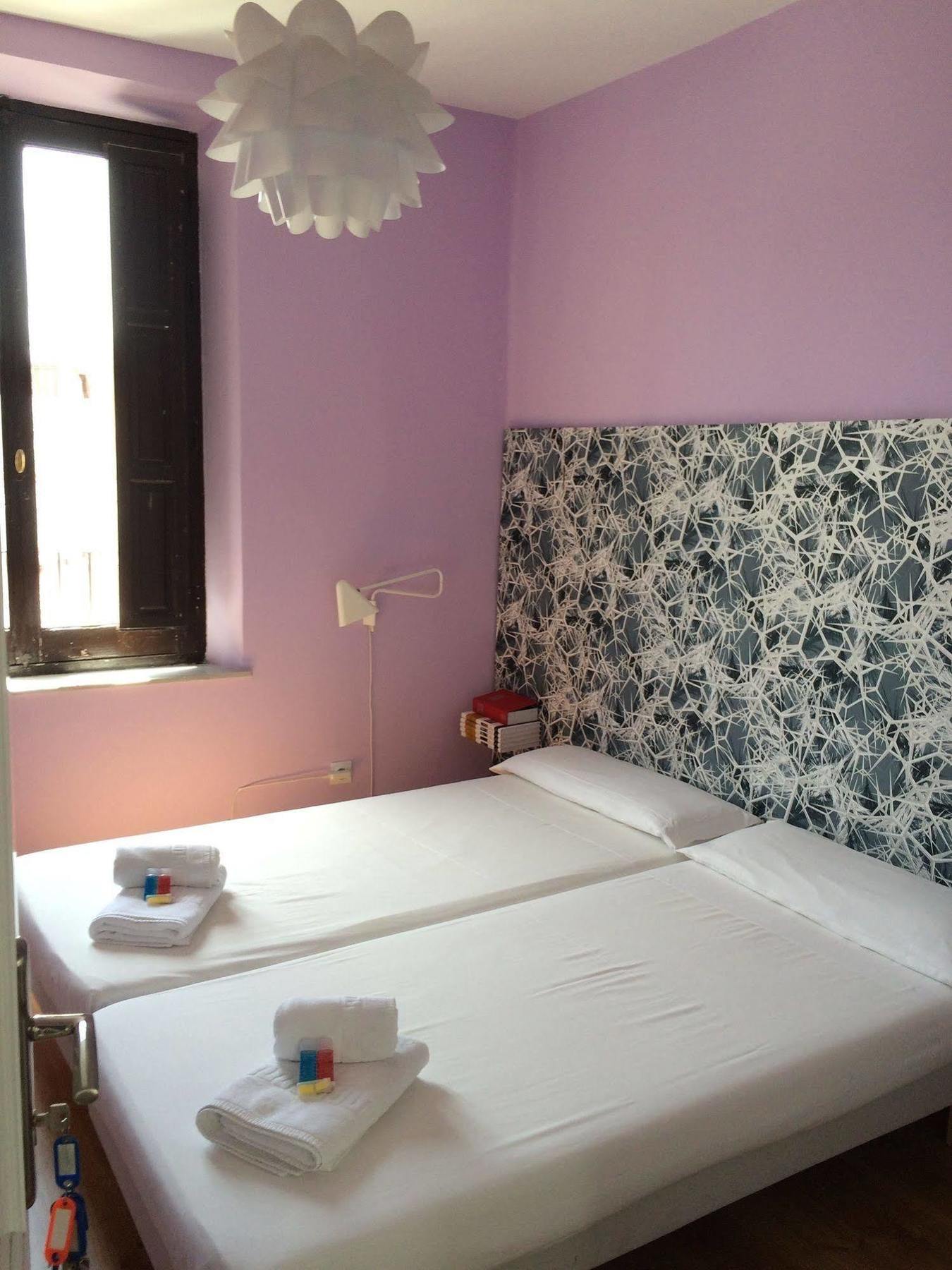 Hostal Polaroid Siesta Granada