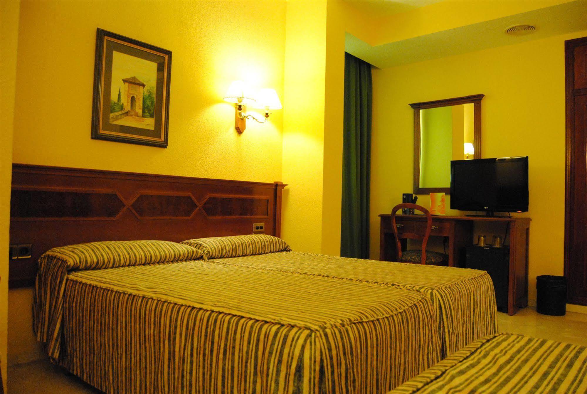 Reina Cristina Hotel
