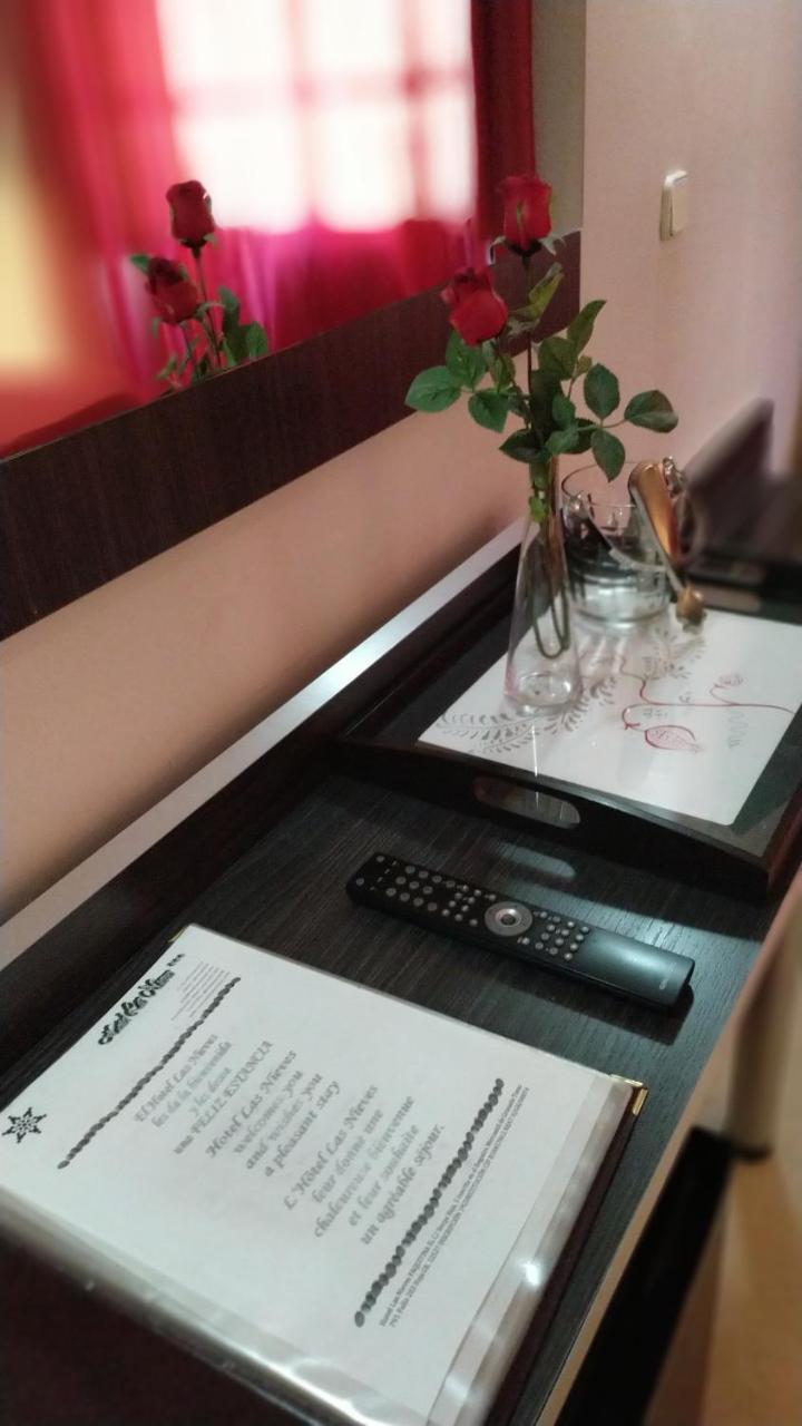 Nieves Hotel