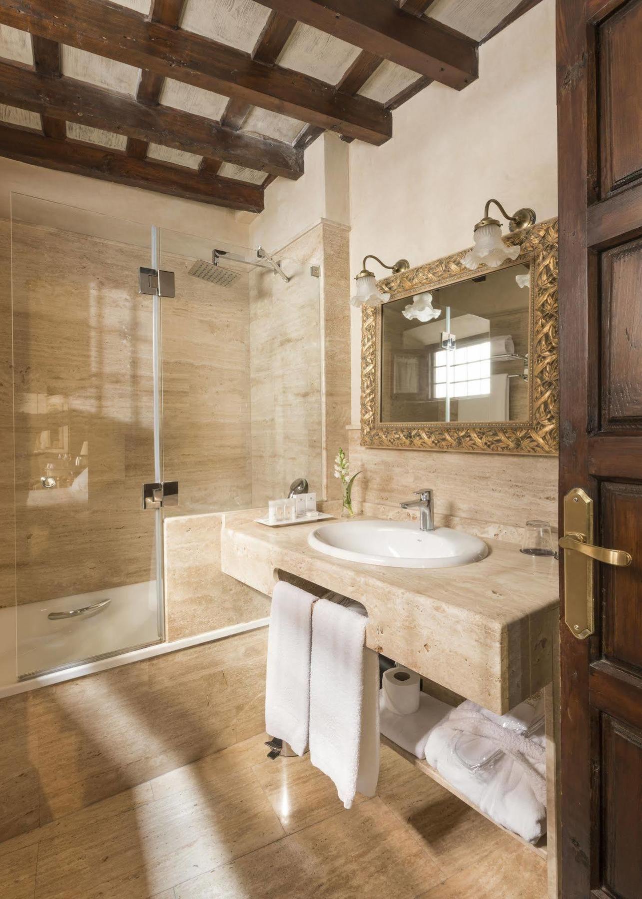 Casa 1800 Khách sạn 3*
