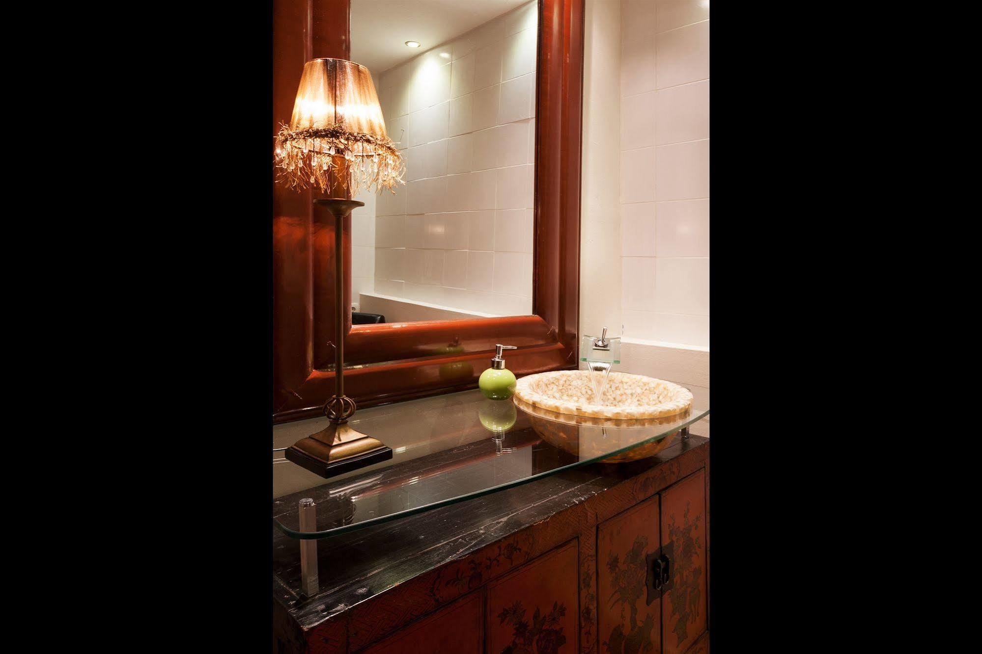 Khách sạn Boutique Reina Mora Granada