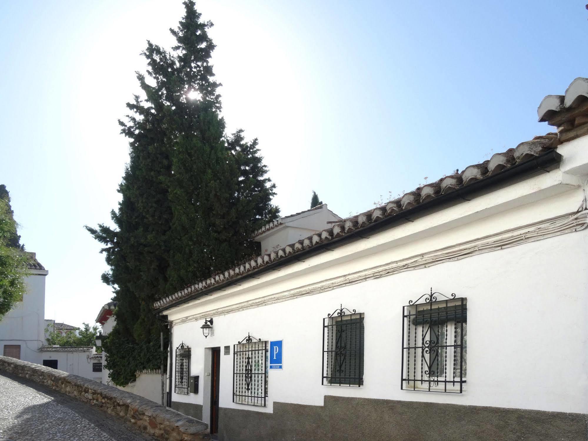 Khách sạn Las Tres Terrazas Granada