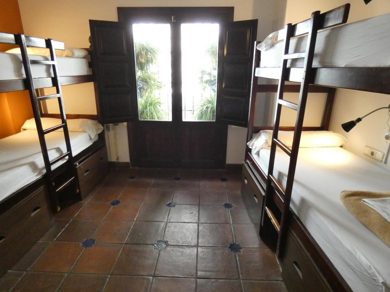 Oasis Backpackers' Hostal Granada
