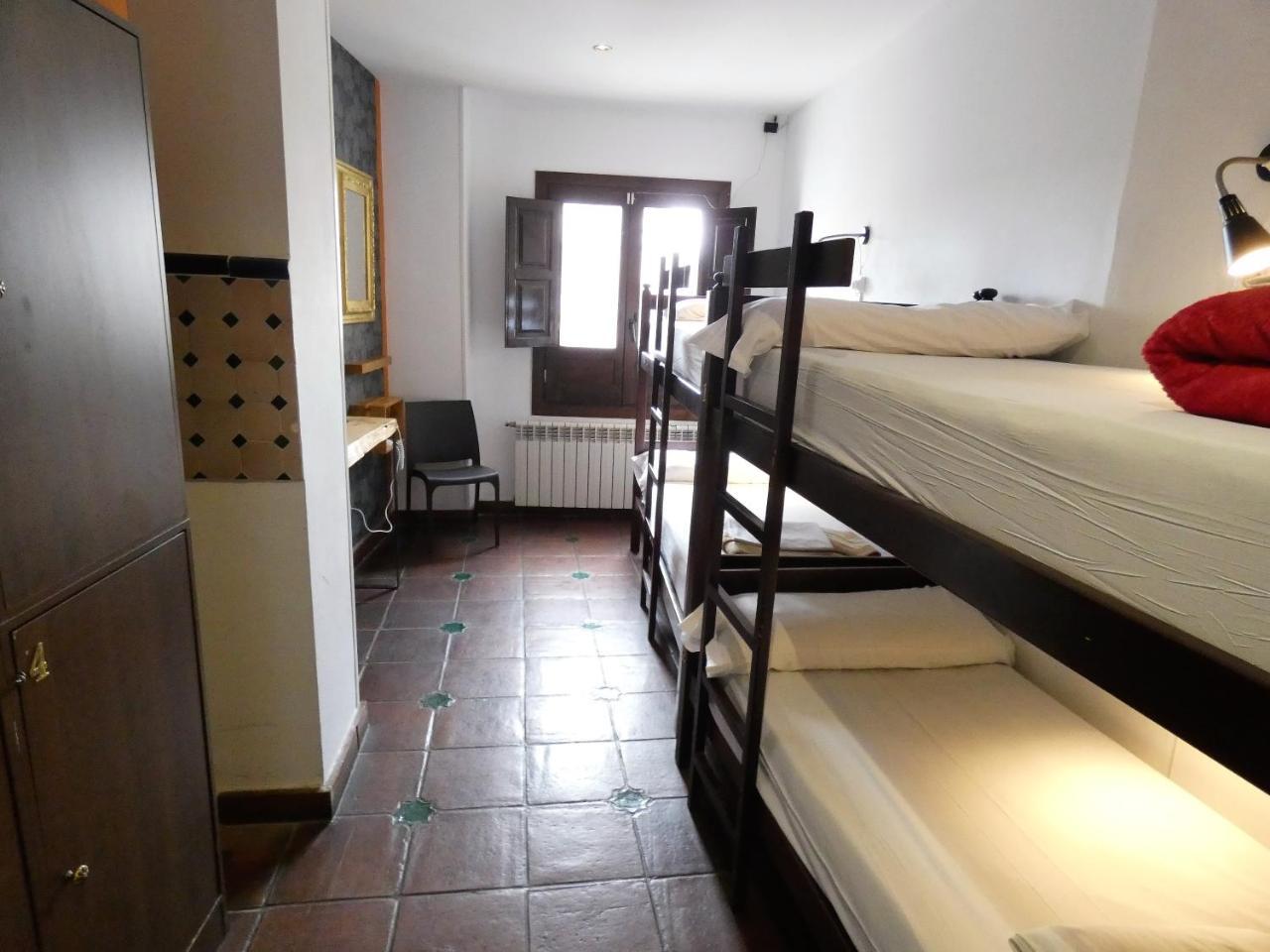 Oasis Backpackers'
