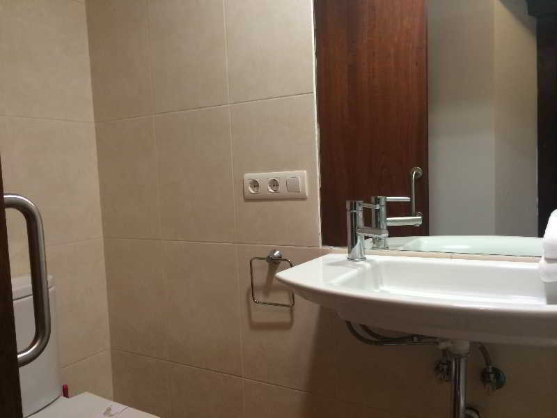 Khách sạn Viviendas Turisticas Vacacionales Puerta Real Granada