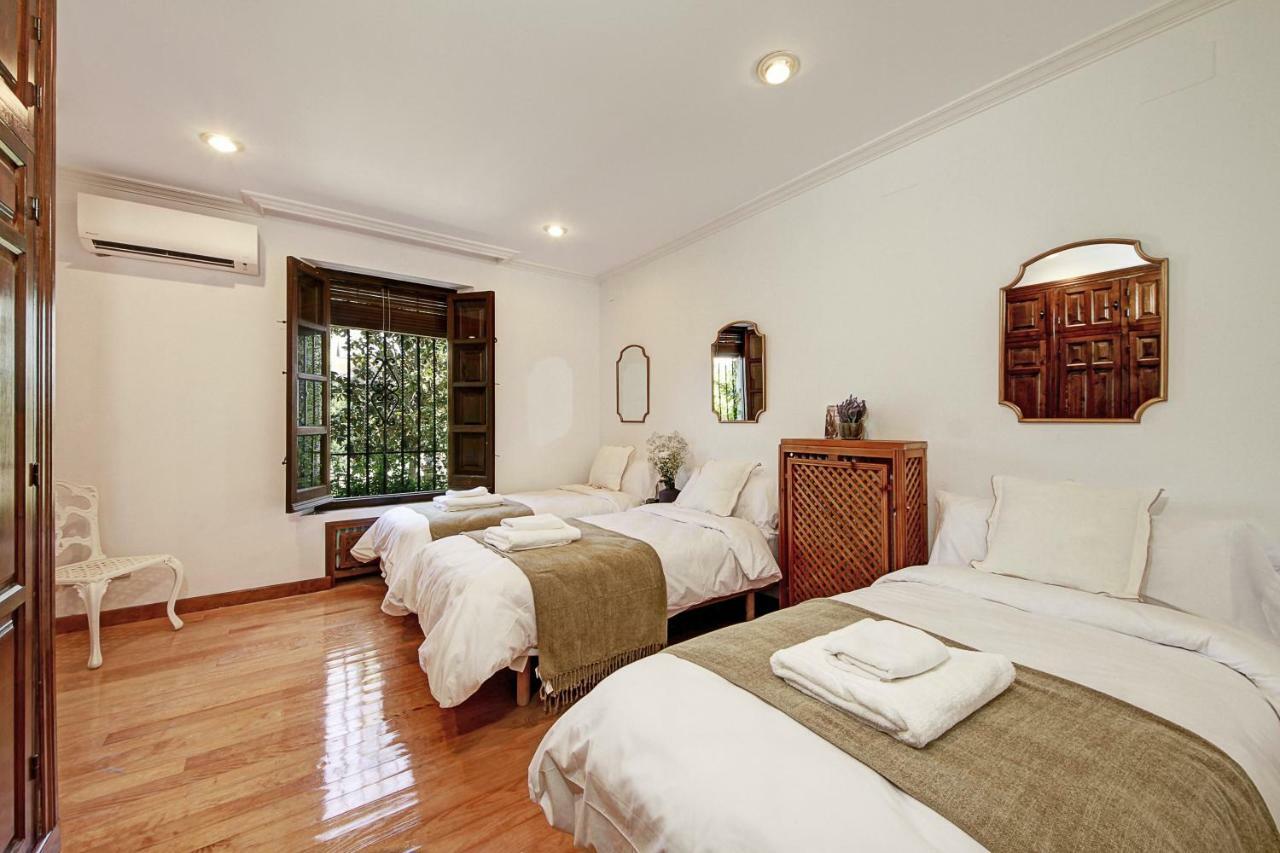 Apartment 2.5 Million Villa. Magical Sunset. Super Close To Everything. 5br, 4ba, Pool, A/c+heating