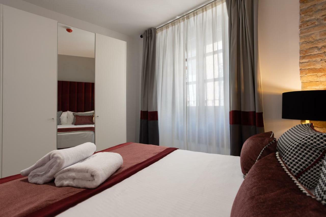 Bibo Plaza Nueva Aparthotel 3*