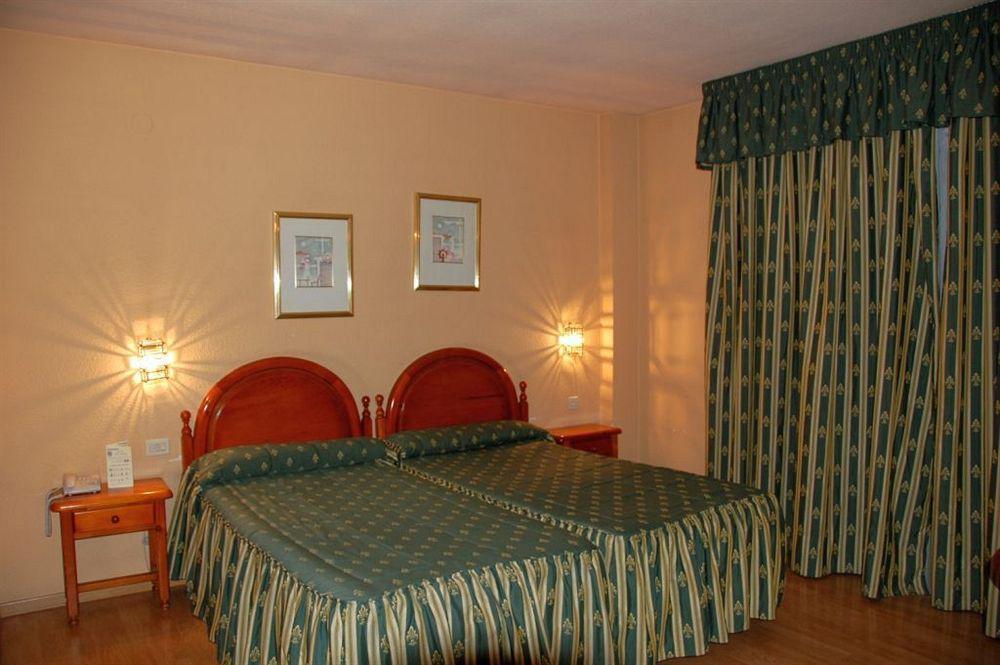 Catalonia 4*