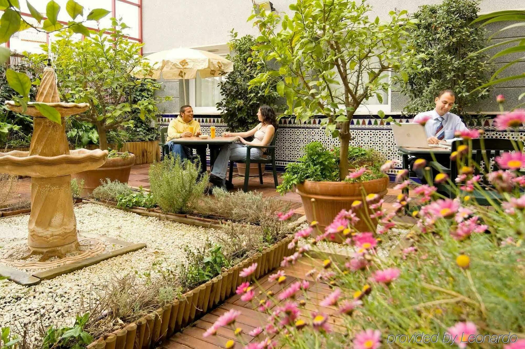 Ibis Granada