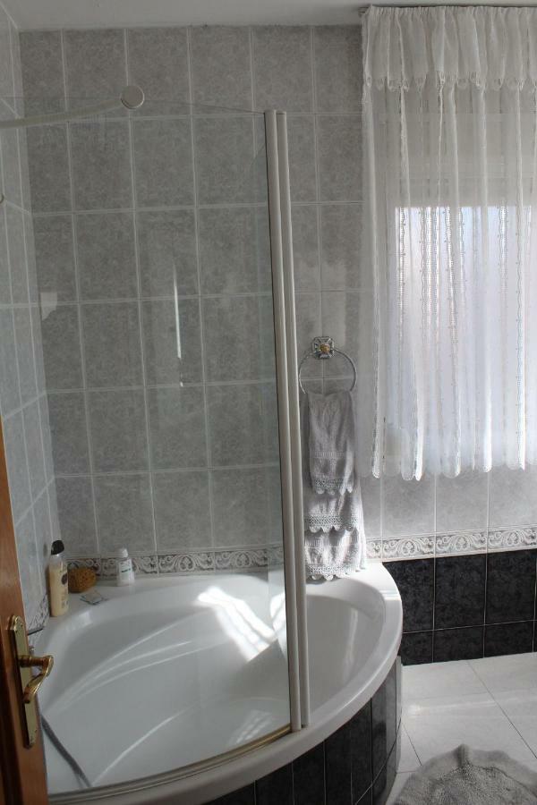 Calle Pintor Zuloaga Apartamento *