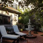 Casa En Granada Con Hermoso Jardin, Parking Calle