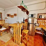 Velez Nazari Hoya De La Mora