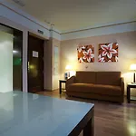Suites Gran Via 44