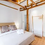 Wekey Homes Granada, Mesones Central Suites