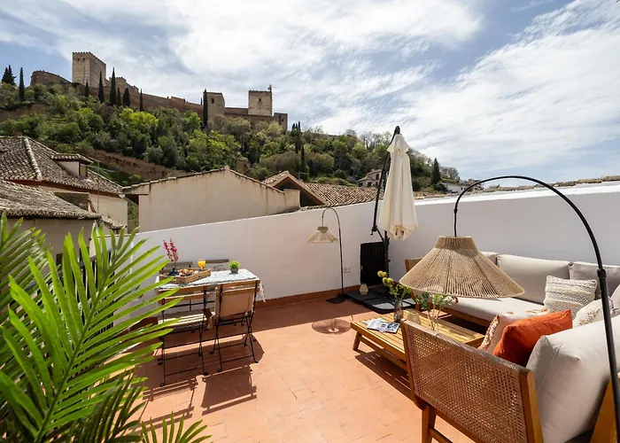 San Pedro Alhambra Views 3Br