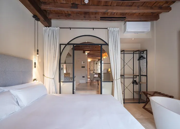 Calm Suites Babole